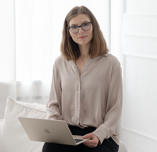 Anna Ostojska – PolyAna